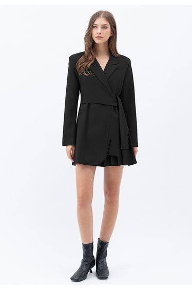 Tie Waist Pleated Pad Shoulder Blazer Dress in Black