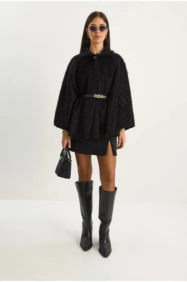 معطف بيانكو لوتشي فرو أسود بحزام