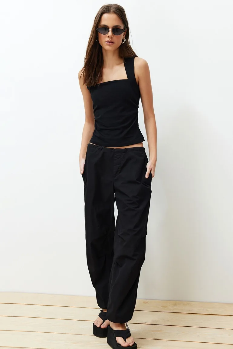 تانك توب بحمالات عريضة أسود بياقة مربع - 2