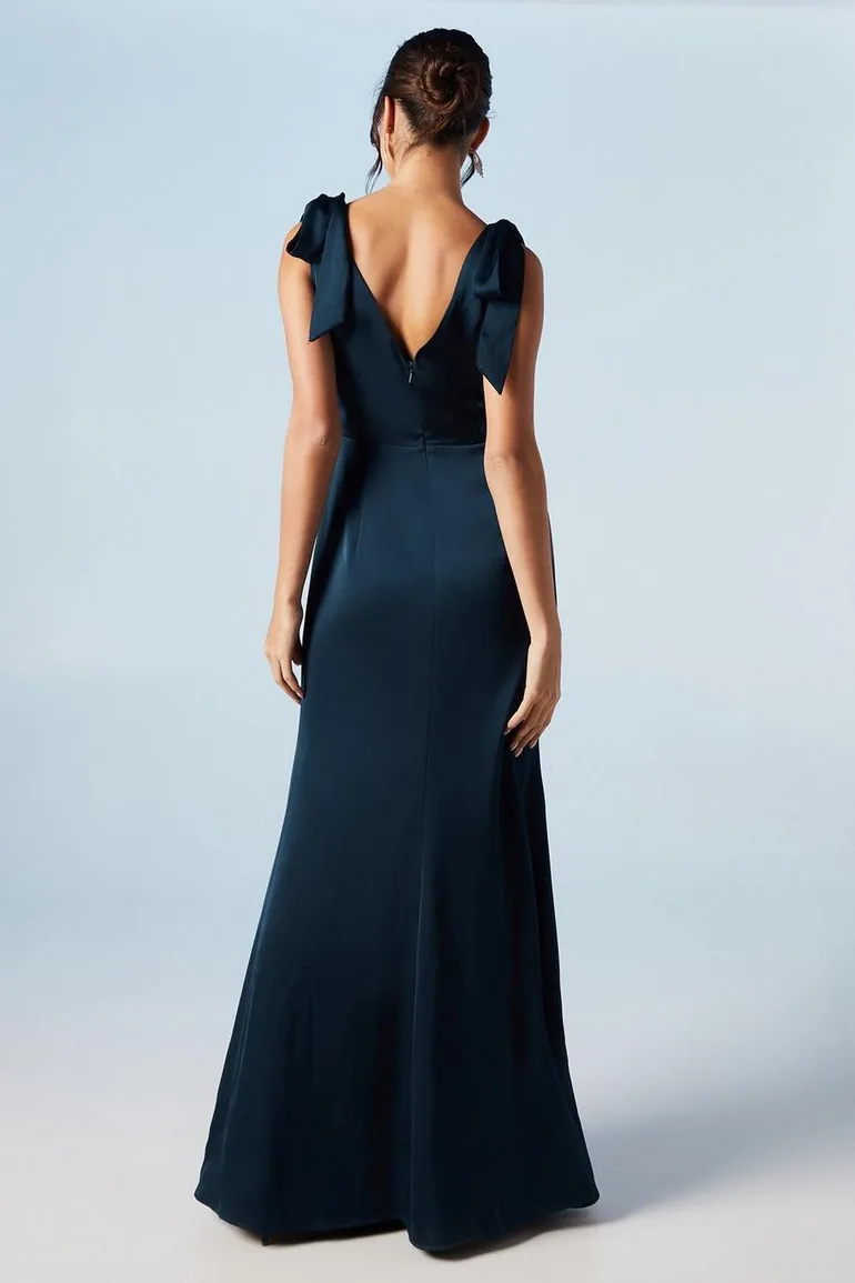 فستان كريب ساتان بأكتاف بربطة - 2