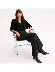 V-Neck Cashmere Jumper/Sweater in Fine Knit - 1