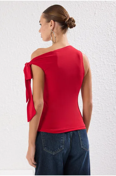 Red Asymmetric Collar Tie Detail Stretchy Knitted Blouse