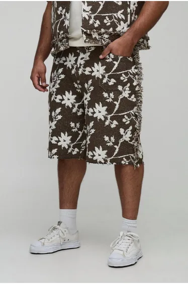 شورت بطبعة أزهار لون بني - للمقاسات الكبيرة