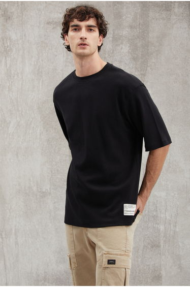 GRIMELANGE JOEL Men's 100% Organic Cotton Thick Fabric Special Textured Label Detail Oversize Black T-Shirt product thumbnail 2