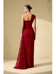 فستان سانفير أحمر طول الأرض بقصة مستقيمة بكتف واحد - 5