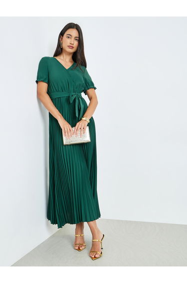 Green Pleated A-Line Maxi Dress with Tie Up Belt