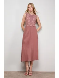 Lace Trim Detail Pleated Dress