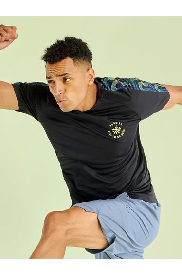 Men Black Graphic Printed T-Shirt with Shoulder Panel