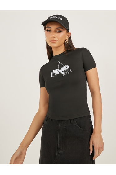 Graphic Print Round Neck Crop T-Shirt