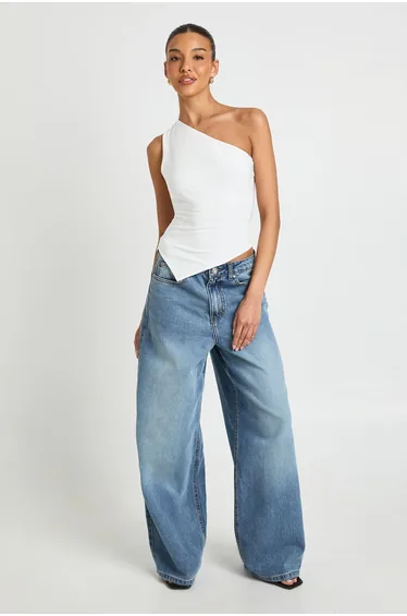 بلوزة بطبقة مزدوجة بكتف واحد بحافة بطول متباين - كريمي