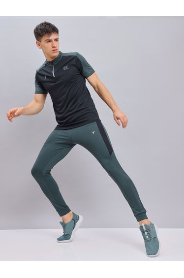 Men Contrast Side Panel Slim Fit Track Pants