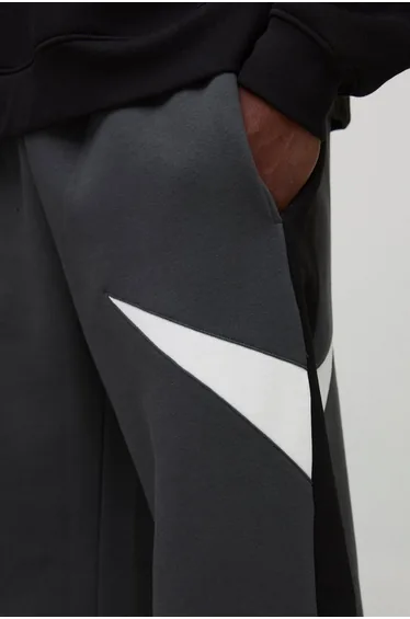 بنطلون رياضي بشرائح بأرجل عريضة - رمادي