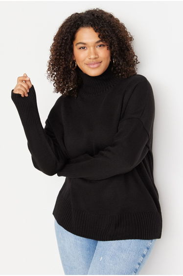 Plus Size Sweater - Black - Relaxed fit