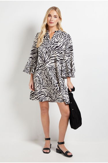 Petite Printed Ruffle Sleeve Shift Dress