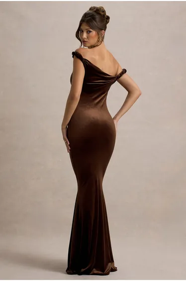 فستان مخمل بني مزموم