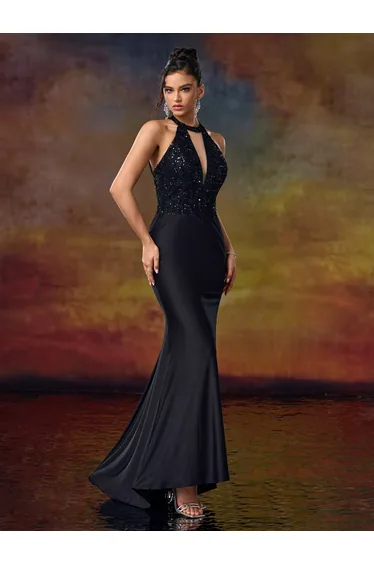فستان بقصة ميرميد بياقة هالتر مزين بالخرز
