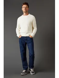 Dark Wash Straight Fit Jean