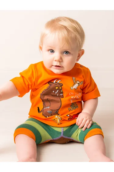 تيشيرت بطبعة شعار 