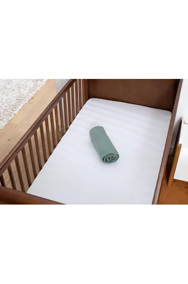 شراشف سرير بمطاط لا ريدوت انتيريورز باللون الأبيض