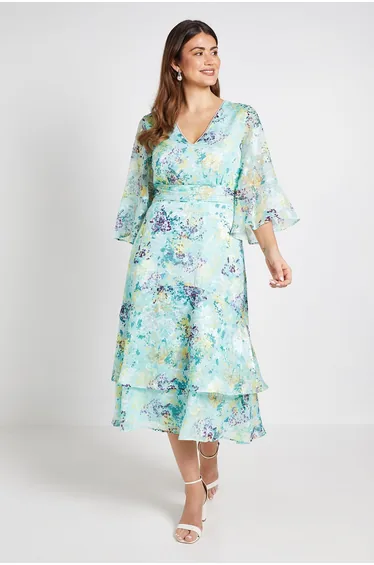 فستان ميدي شبه شفاف بأكمام بحافة واسعة بطبعة أزهار