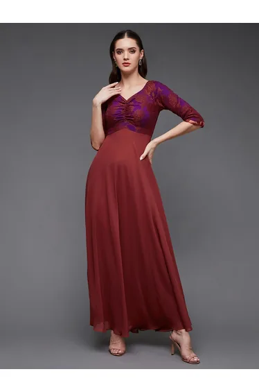 فستان ماكسي بطبقة دانتيل مزموم بتصميم بشكل A