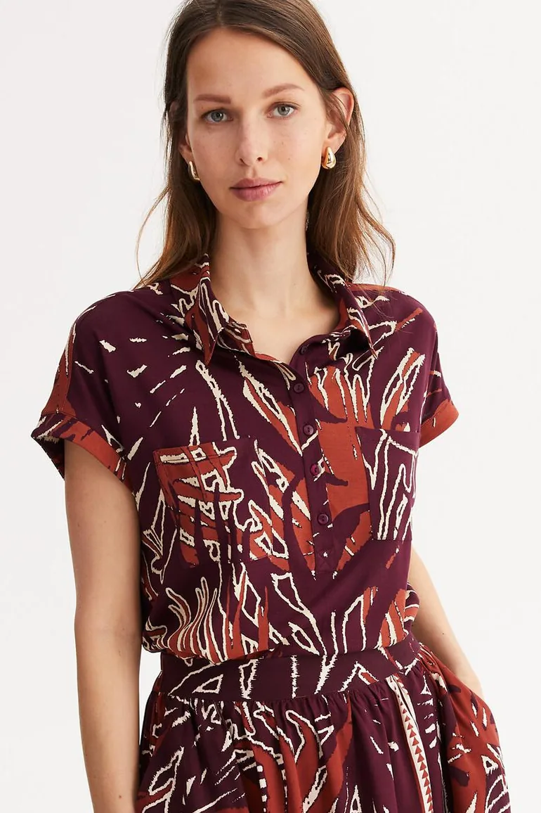 Floral Print Sleeveless T-Shirt with Grandad Collar