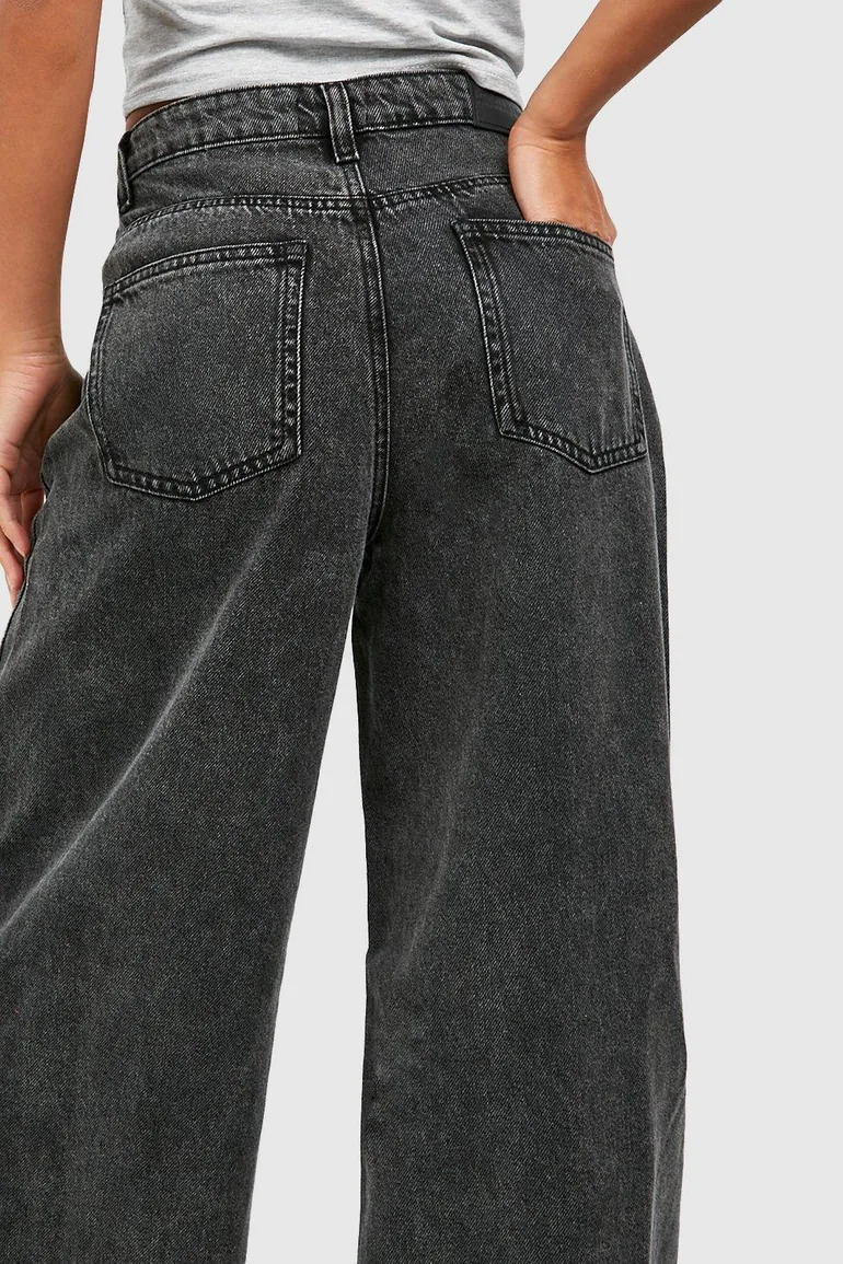 The Petite Straight Leg Jean - black - 3