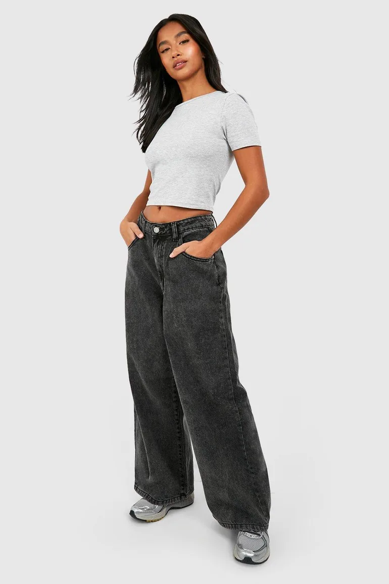 The Petite Straight Leg Jean - black