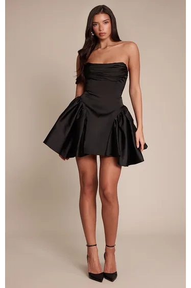 فستان ساتان منفوخ بأكتاف مكشوفة - أسود