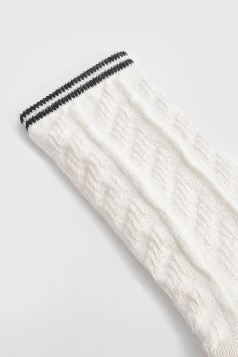 Single Cable Knit Sports Socks - 1