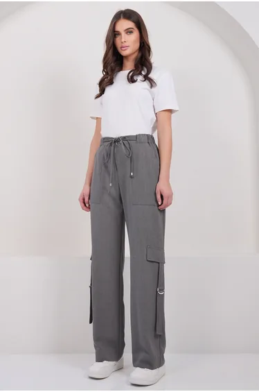 بنطلون تريند ألاكاتي ستايل رمادي بقصة مستقيمة