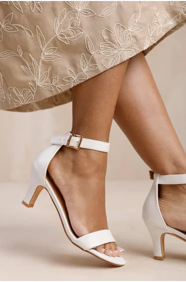 MADRID MID BLOCK HEEL WITH ANKLE STRAP IN WHITE PU