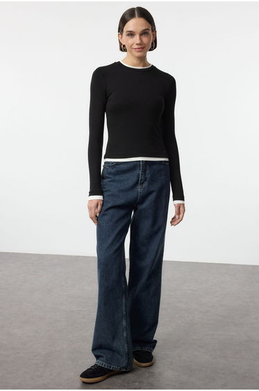 Black Color Block Fitted/Body-Smoothing Viscose/Soft Fabric Flexible Knitted Top