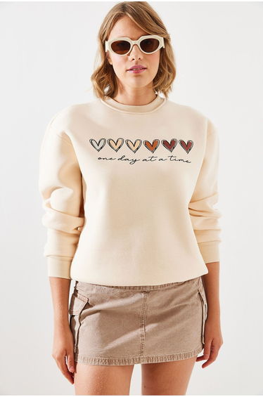 LUCCI Heart Patterned Crew Neck Sweatshirt