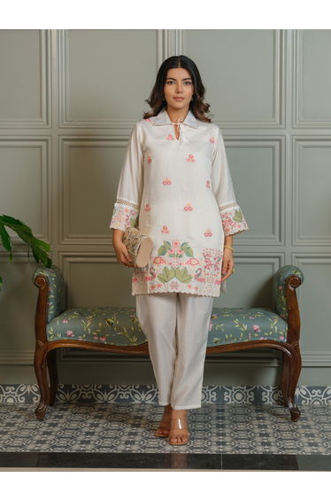 Women Embroidered Shirt Collar Tunic and Trousers Co-Ords