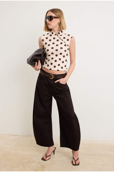 Ecru Polka Dot Pack Fitted/Sleeveless Mock Neck Month Sleeveless Scuba Crepe Knitted Blouse