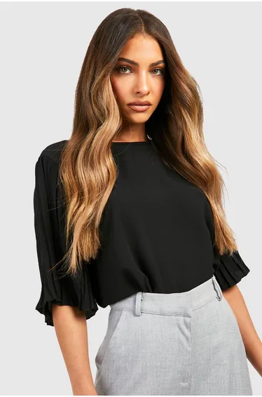 بلوزة بطيات أكمام