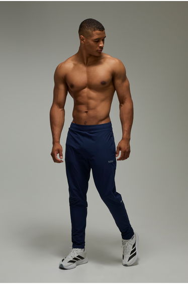Man Active Running Vent Tapered Jogger - navy