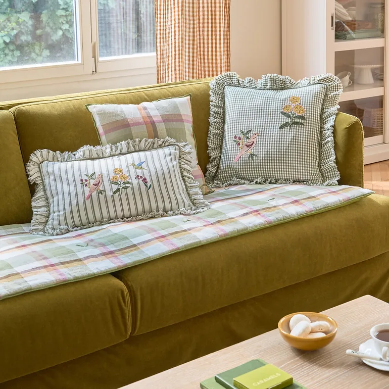 غطاء شيفون لا ريدوت انتيريورز باللون الأبيض - 1