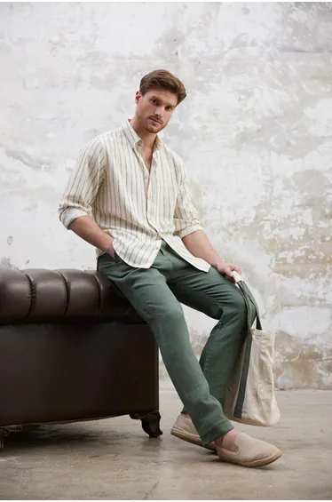 قميص كتان فضفاض لون كريمي