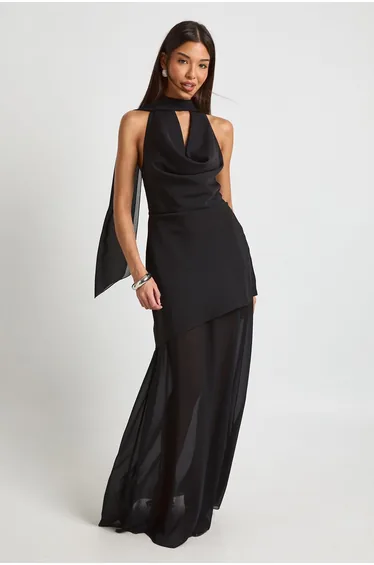 فستان بوهو شيفون أسود ماكسي بقصة مستقيمة بياقة هالتر