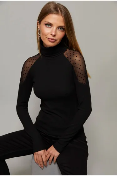 بلوزة لون أسود