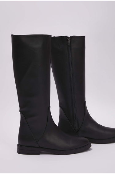 Black Zippered Flat Heeled Women's Boots