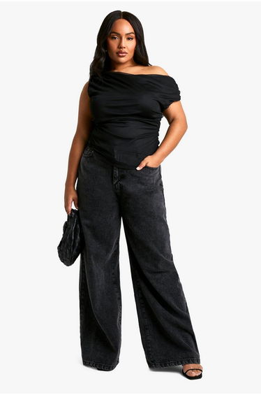 Plus Asymmetric Ruched Top - black