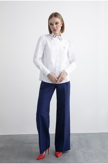 White Shirt With Detailed Collar Line