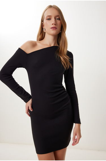 Women's Black Boat Neck Gathered Mini Knitted Dress