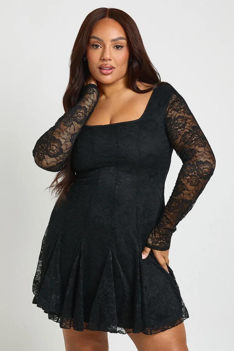 Plus Lace Godet Skater Mini Dress - black Boohoo Black : Dresses :  VogaCloset Oman