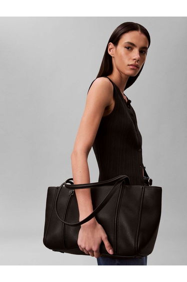 Emblem Hw Pebble Tote Black
