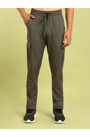 Men Solid Relaxed Fit Cargo Pants with TS FLEXI
