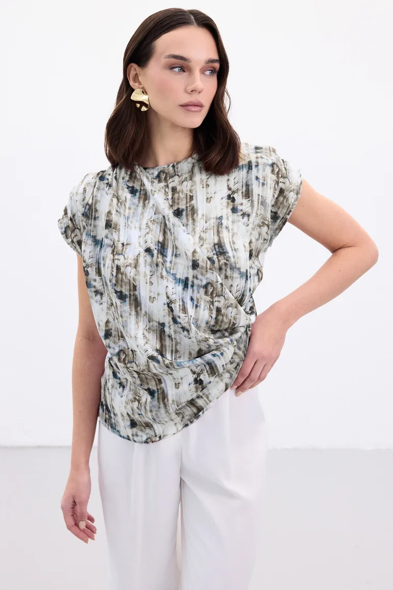 Pleated Sleeveless Blouse - 4